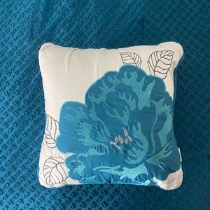 17” Decorative throw pillow